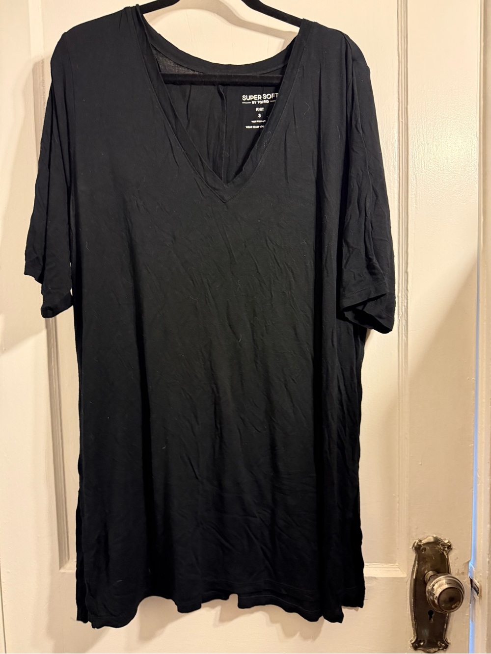 torrid Men's Black V-Neck Short Sleeve Tee